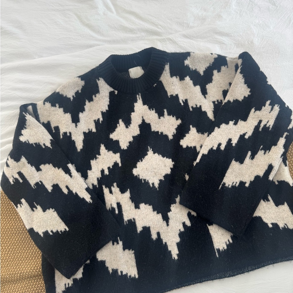 H&M Black and Cream Jacquard Sweater